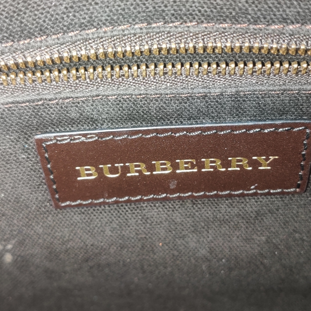 Burberry  bag and wallet - Picture 7 of 7